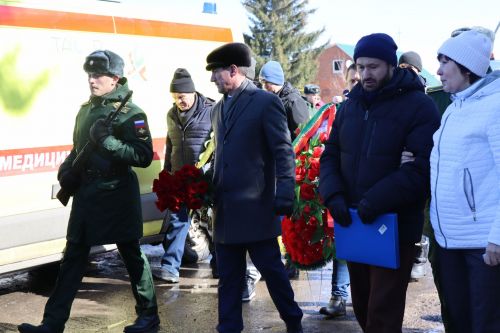 Нурлатцы попрощались с погибшим добровольцем СВО