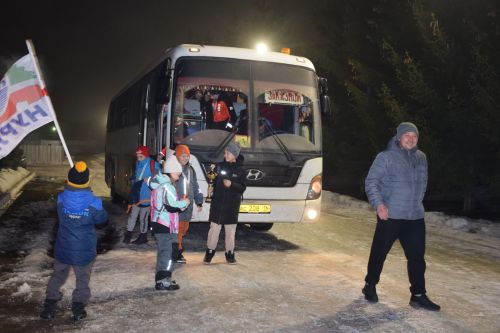 Чемпионов «Золотой шайбы» в Нурлате встретили фейерверком