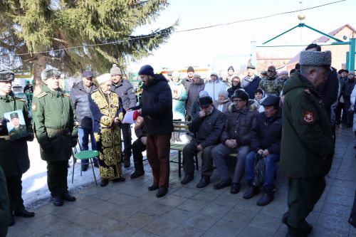 Нурлатцы попрощались с погибшим добровольцем СВО