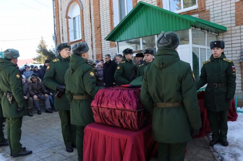 Нурлатцы попрощались с погибшим добровольцем СВО