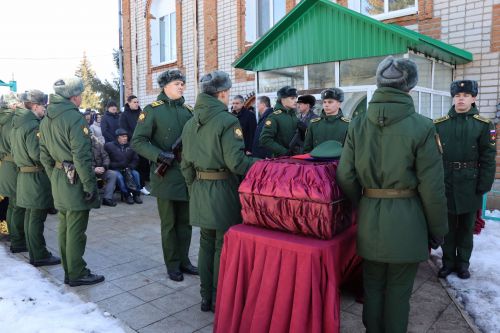 Нурлатцы попрощались с погибшим добровольцем СВО