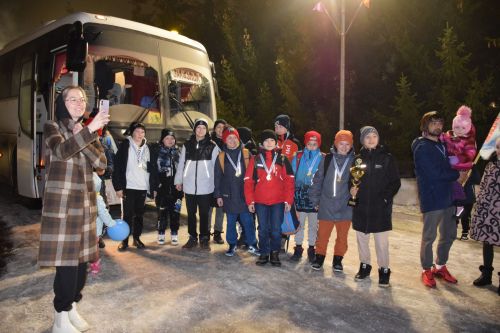 Чемпионов «Золотой шайбы» в Нурлате встретили фейерверком