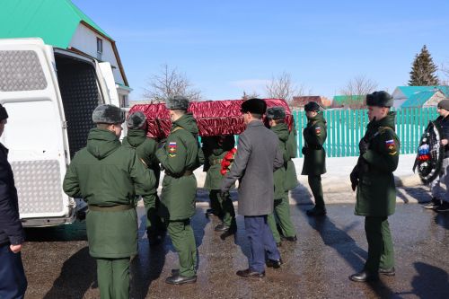 Нурлатцы попрощались с погибшим добровольцем СВО