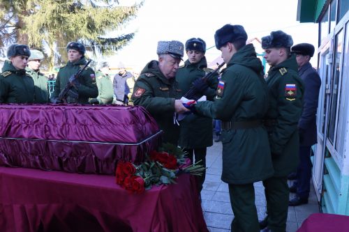 Нурлатцы попрощались с погибшим добровольцем СВО