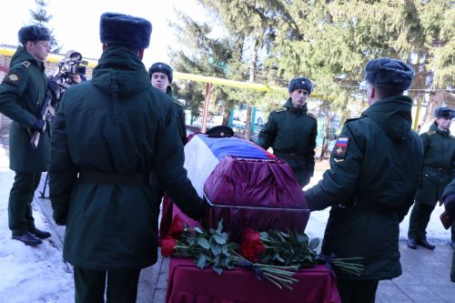 Нурлатцы попрощались с погибшим добровольцем СВО
