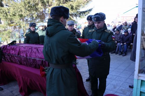 Нурлатцы попрощались с погибшим добровольцем СВО