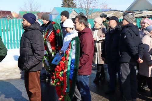 Нурлатцы попрощались с погибшим добровольцем СВО