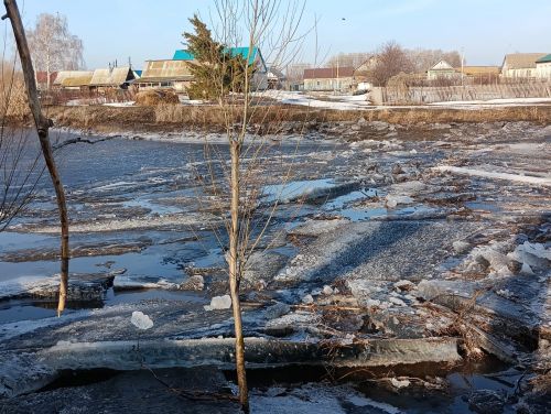 На реке Аксумлинка в Нурлатском районе начался ледоход