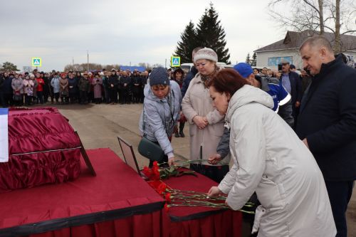 В Нурлате простились с участником СВО Селивановым Дмитрием
