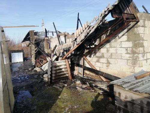 В Нурлате гараж сгорел по вине его владельца