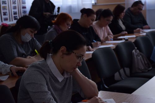 В Нурлате родители школьников написали диктант по ПДД