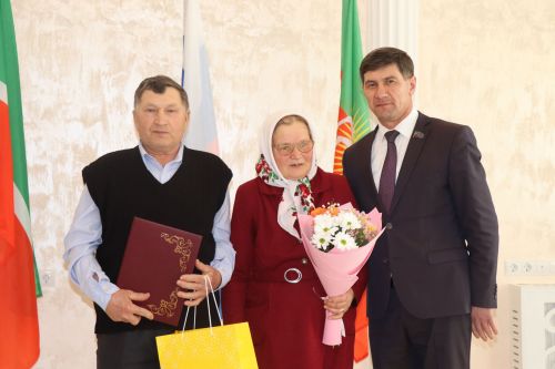 В Нурлате чествовали юбиляров семейной жизни