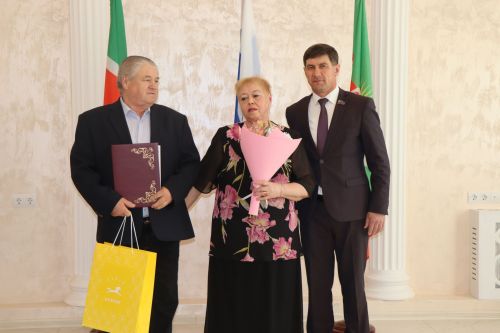 В Нурлате чествовали юбиляров семейной жизни