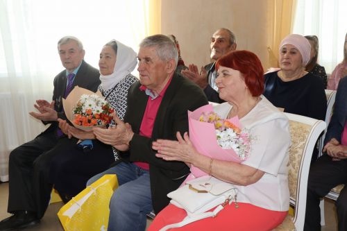 В Нурлате чествовали юбиляров семейной жизни