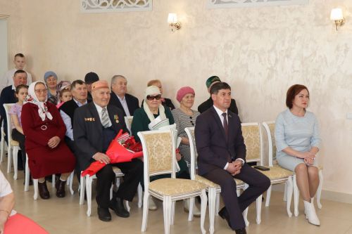 В Нурлате чествовали юбиляров семейной жизни