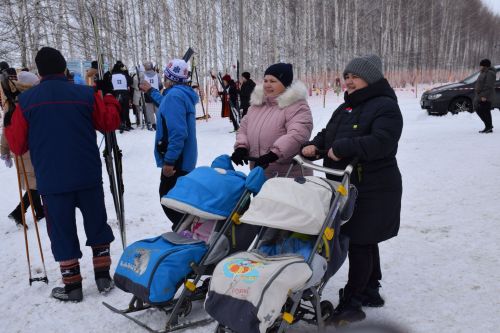 В Нурлате состоялись традиционные лыжные гонки в память ветерана спорта