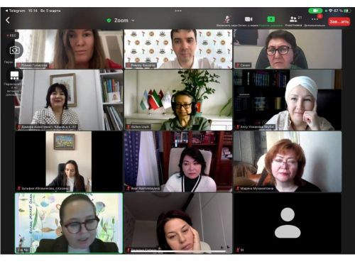 Модератор разговорного онлайн-клуба “SkyTat” Алсу Усманова из Нурлата приняла участие в онлайн-конференции