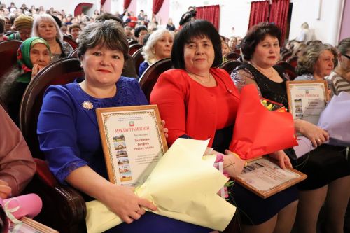В Нурлате состоялся большой праздничный концерт, посвященный Международному женскому дню
