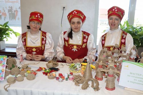 Нурлатцы в Казани представили красоту и колорит культурного наследия народов района
