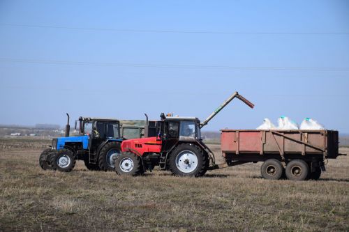 В Нурлатском районе посевные работы набирают темп