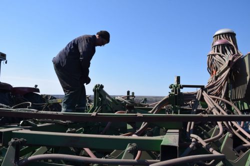 В Нурлатском районе посевные работы набирают темп