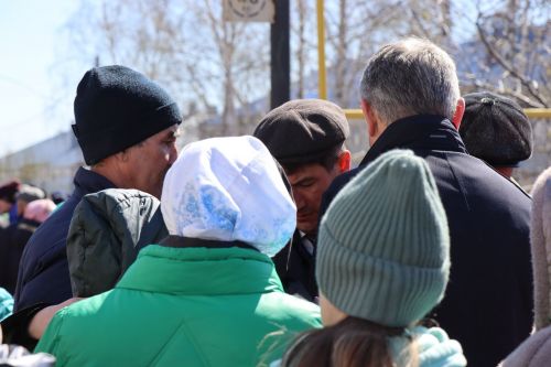 Нурлатцы с воинскими почестями проводили в последний путь Героя-земляка