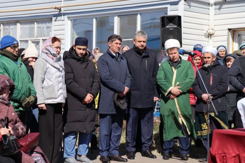 Нурлатцы с воинскими почестями проводили в последний путь Героя-земляка