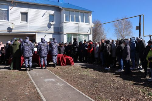 Нурлатцы с воинскими почестями проводили в последний путь Героя-земляка