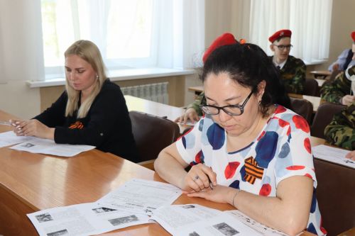 В Нурлате к Диктанту Победы присоединилась 91-летняя труженица тыла