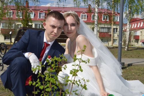 Нурлатские молодожены присоединиллись к акции «Дерево - любви»