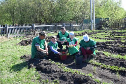 Нурлатцы разбили Сад памяти в Заречном