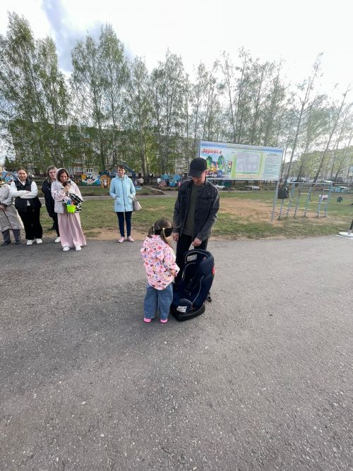 Нурлатским дошкольникам и их родителям напомнили о ПДД