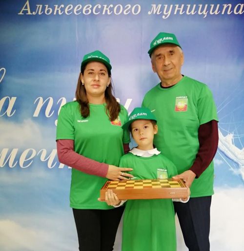 Семья Фоминых из Нурлата стала победителем зонального этапа республикансого турнира по шахматам