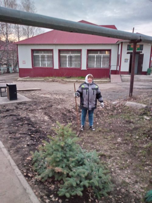 Нурлатцы провели субботник во дворе