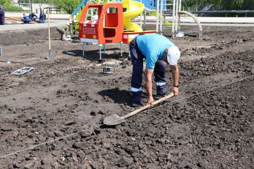 Глава Нурлатского района ознакомился с ходом благоустройства сквера нефтяников «Игелек»