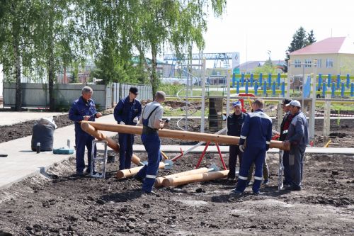 Глава Нурлатского района ознакомился с ходом благоустройства сквера нефтяников «Игелек»