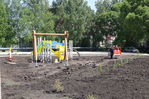 Глава Нурлатского района ознакомился с ходом благоустройства сквера нефтяников «Игелек»