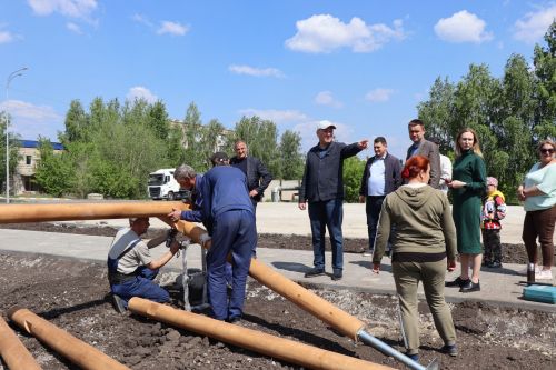 Глава Нурлатского района ознакомился с ходом благоустройства сквера нефтяников «Игелек»