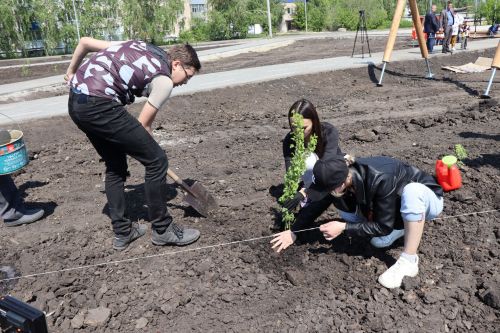 Глава Нурлатского района ознакомился с ходом благоустройства сквера нефтяников «Игелек»