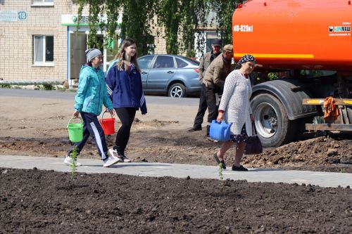 Глава Нурлатского района ознакомился с ходом благоустройства сквера нефтяников «Игелек»