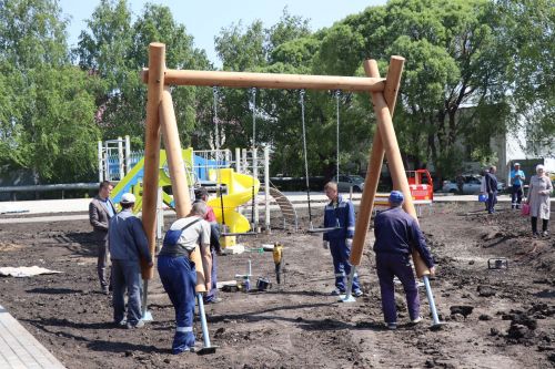 Глава Нурлатского района ознакомился с ходом благоустройства сквера нефтяников «Игелек»