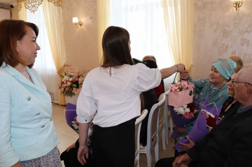 В Международный день семьи в Нурлате чествовали золотых юбиляров семейной жизни