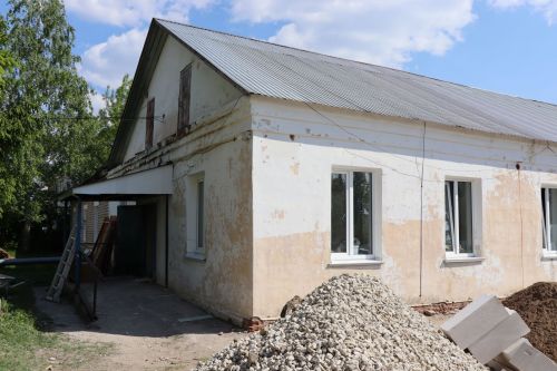 Глава Нурлатского района ознакомился с ходом капремонта врачебной амбулатории в мкр. Сахароваров