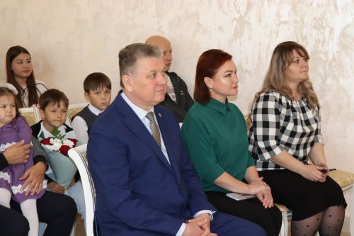 В Международный день семьи в Нурлате чествовали золотых юбиляров семейной жизни