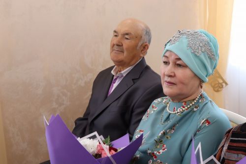 В Международный день семьи в Нурлате чествовали золотых юбиляров семейной жизни