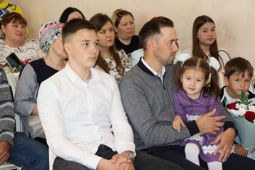В Международный день семьи в Нурлате чествовали золотых юбиляров семейной жизни