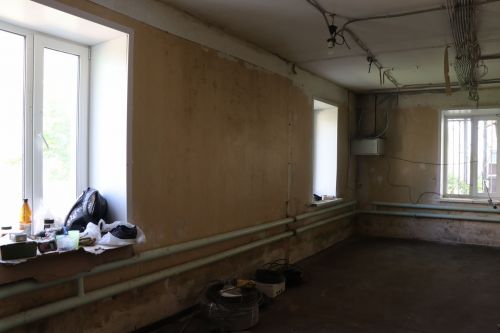 Глава Нурлатского района ознакомился с ходом капремонта врачебной амбулатории в мкр. Сахароваров