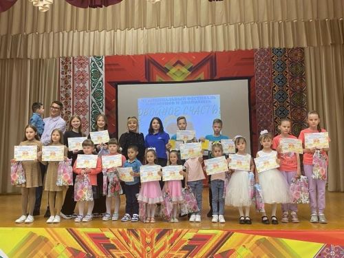В Нурлате прошел фестиваль двойняшек