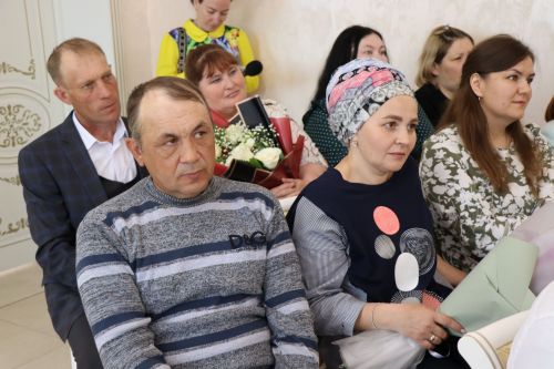 В Международный день семьи в Нурлате чествовали золотых юбиляров семейной жизни