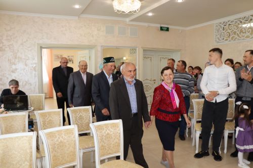 В Международный день семьи в Нурлате чествовали золотых юбиляров семейной жизни